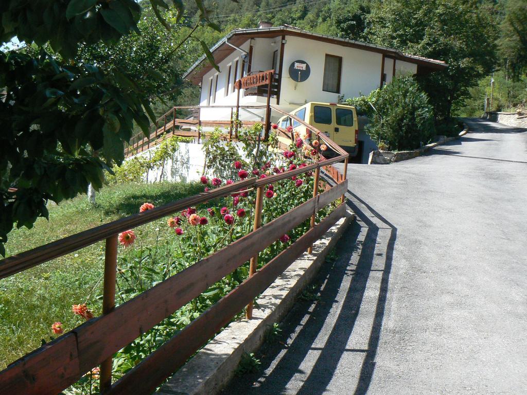 Fisherman'S Hut Family Hotel Beden Dış mekan fotoğraf