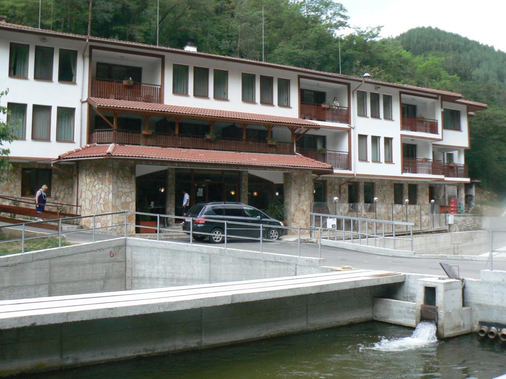 Fisherman'S Hut Family Hotel Beden Dış mekan fotoğraf