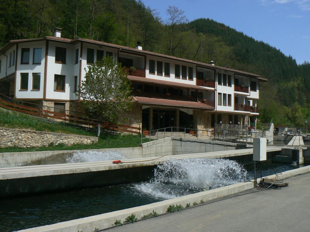 Fisherman'S Hut Family Hotel Beden Dış mekan fotoğraf
